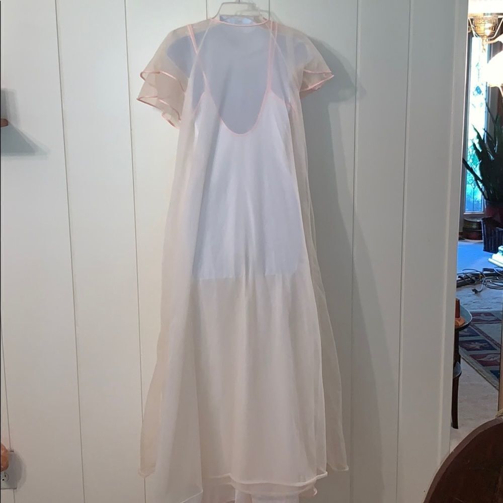 Vtg 60s Val Mode ivory nylon gown & robe - Picture 3 of 8